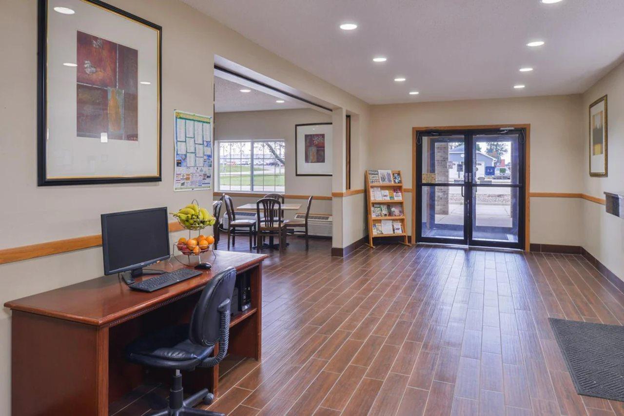 Regency Inn Geneseo Il I-80 Εξωτερικό φωτογραφία