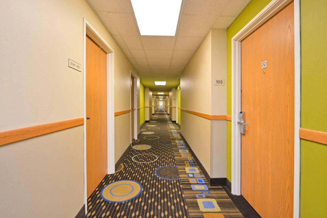 Regency Inn Geneseo Il I-80 Εξωτερικό φωτογραφία