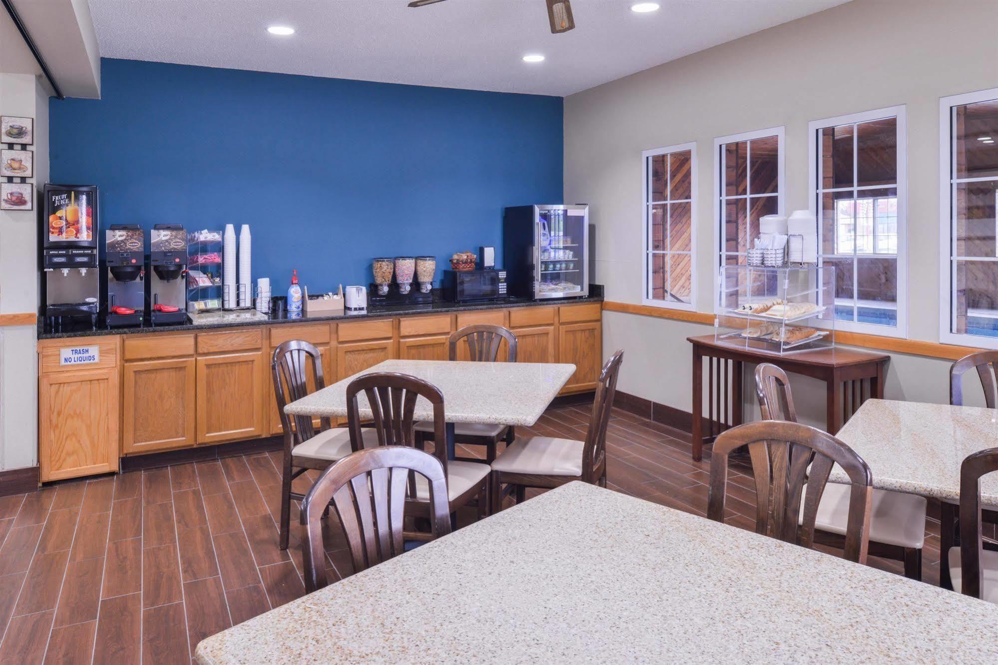 Regency Inn Geneseo Il I-80 Εξωτερικό φωτογραφία