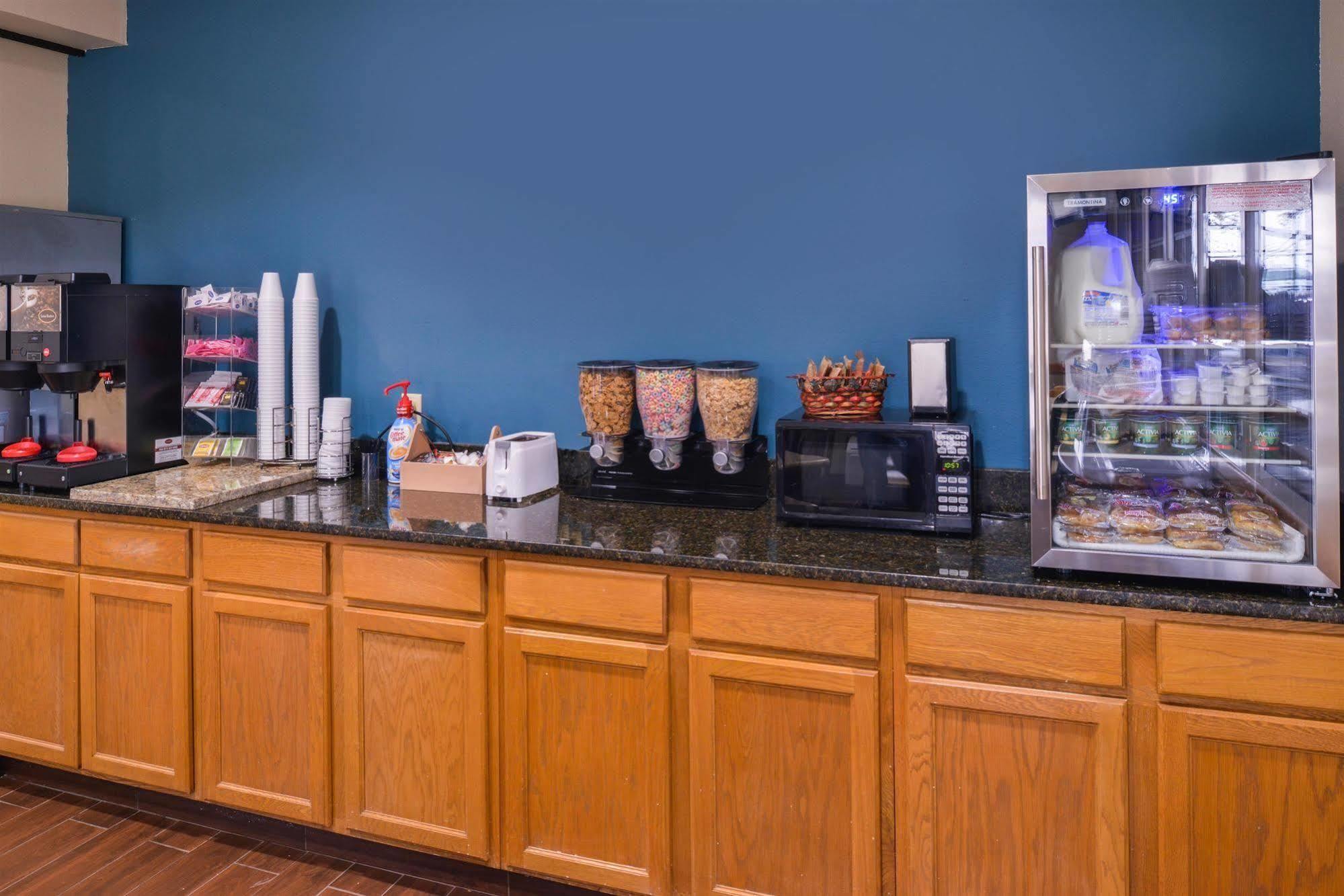 Regency Inn Geneseo Il I-80 Εξωτερικό φωτογραφία